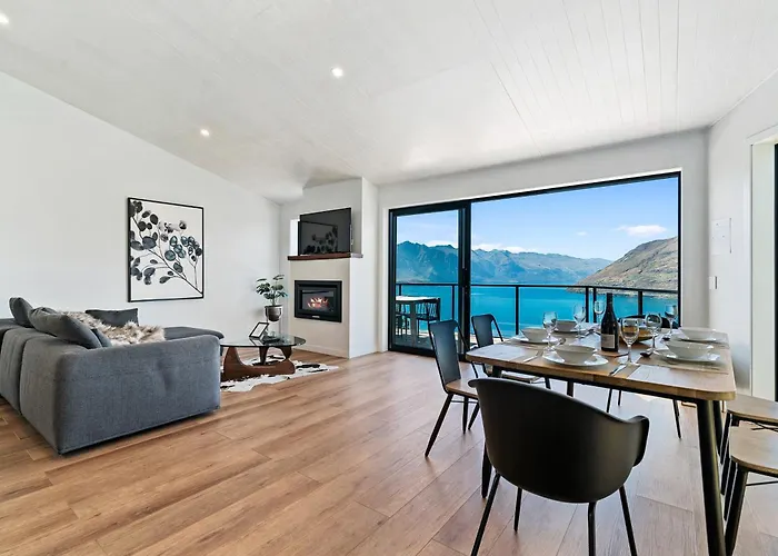Modern Luxe House With Magnificent View
