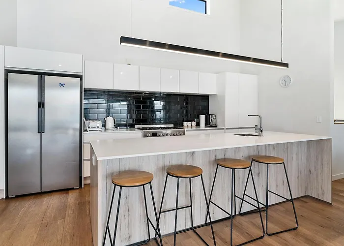 Modern Luxe House With Magnificent View