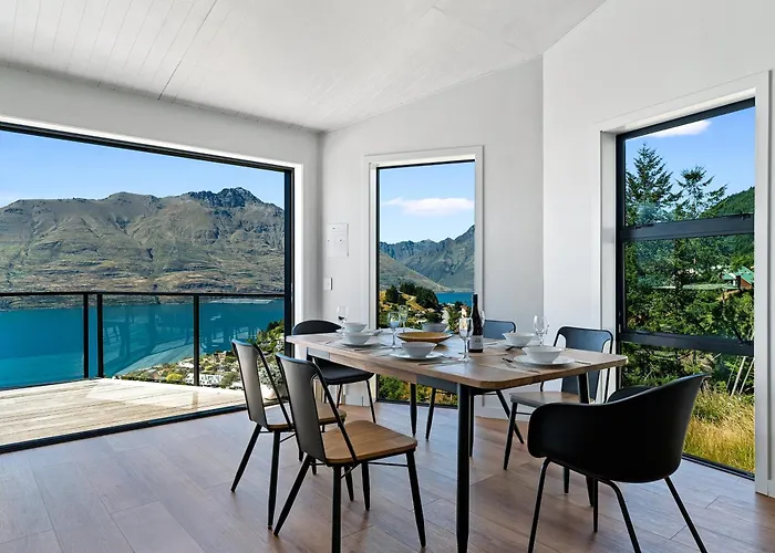 Modern Luxe House With Magnificent View