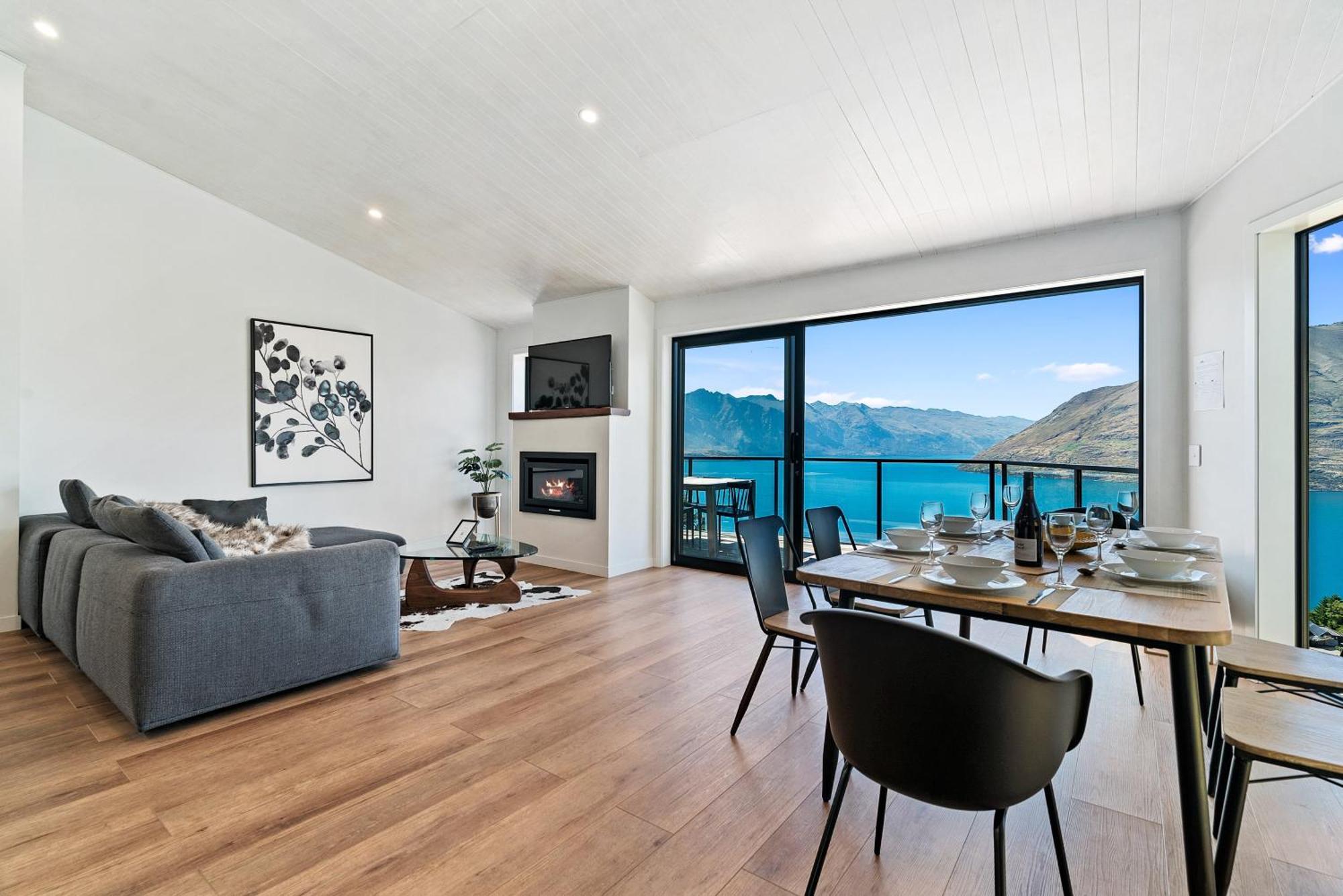 Modern Luxe House With Magnificent View *